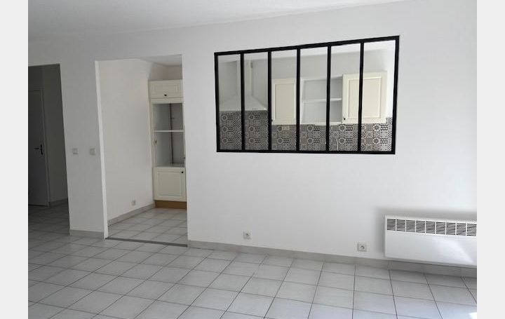 3 Pièces MARSEILLE (13012)  70 m2 1 135 € 