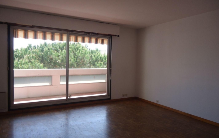 3 Pièces MARSEILLE (13012)  67 m2 1 065 € 