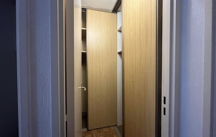3 Pièces MARSEILLE (13012)  67 m2 1 065 € 