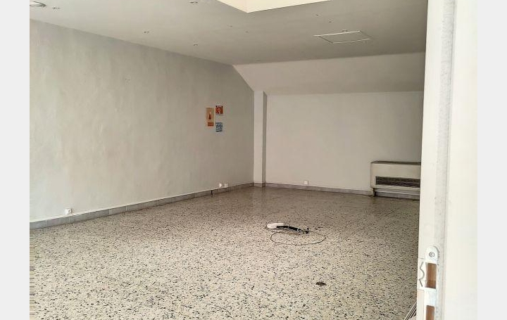 Local commercial MARSEILLE (13004)  550 m2 4 500 € 