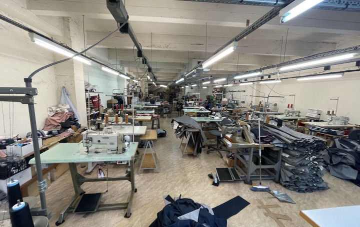 Local commercial MARSEILLE (13001)  230 m2 2 567 € 