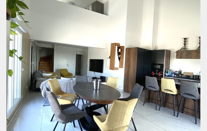 4 Pièces MARSEILLE (13012)  106 m2 2 800 € 