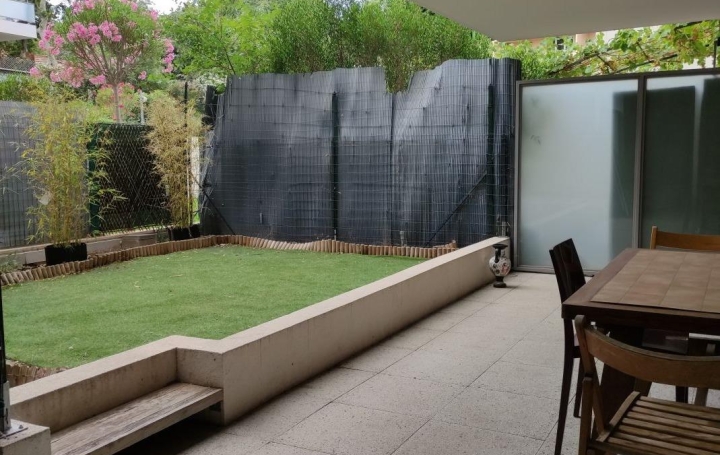 3 Pièces MARSEILLE (13011)  55 m2 1 100 € 
