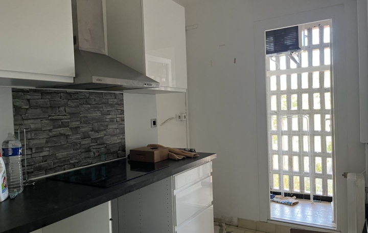 3 Pièces MARSEILLE (13013)  68 m2 930 € 