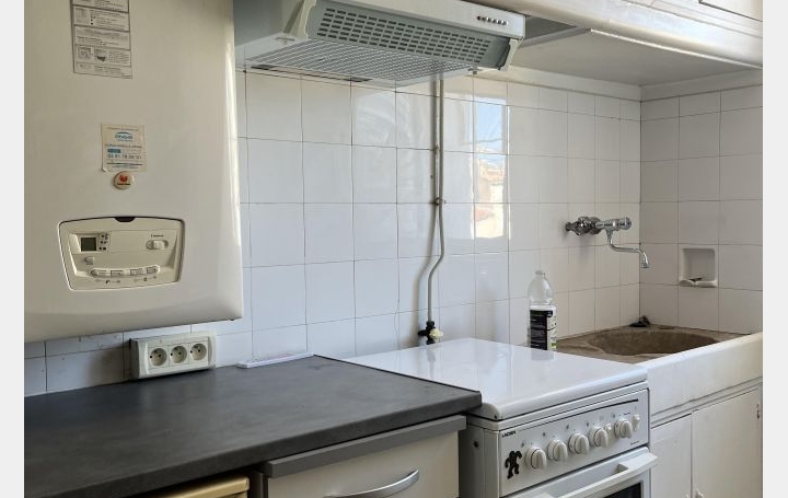 2 Pièces MARSEILLE (13005)  33 m2 560 € 