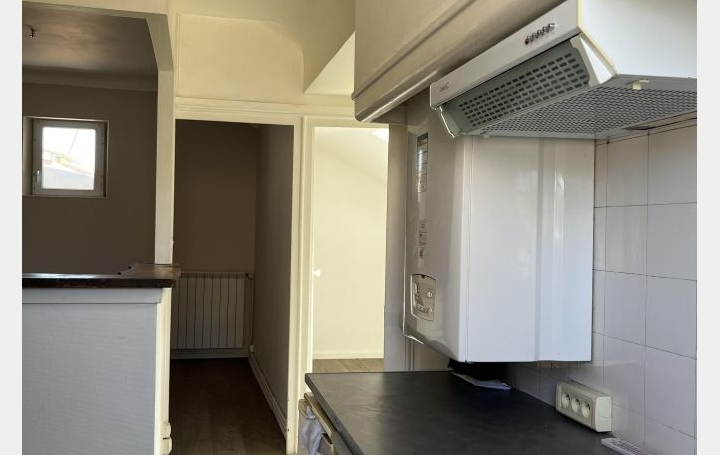 2 Pièces MARSEILLE (13005)  33 m2 560 € 