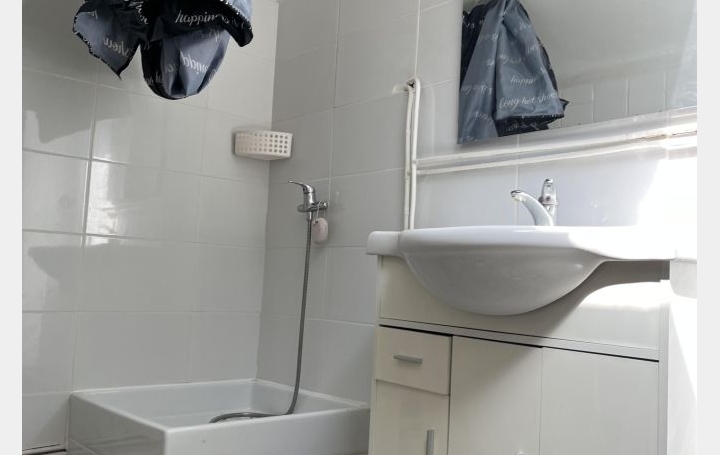 2 Pièces MARSEILLE (13005)  33 m2 560 € 