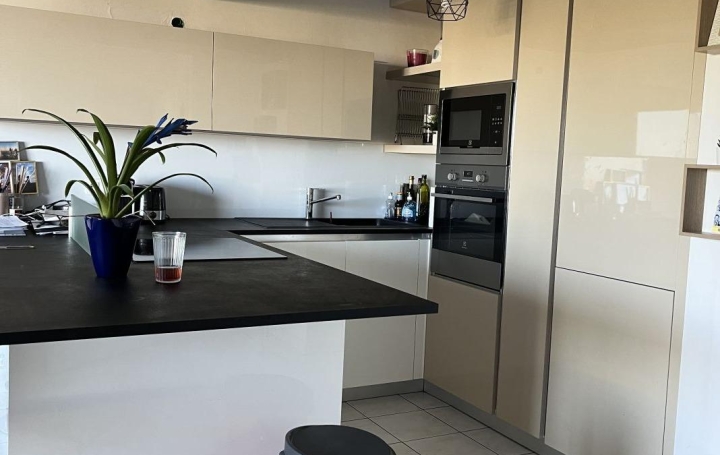 2 Pièces MARSEILLE (13012)  48 m2 880 € 