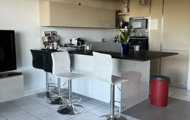 2 Pièces MARSEILLE (13012)  48 m2 880 € 