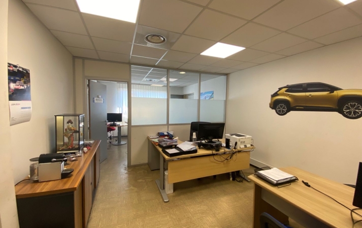 Local commercial MARSEILLE (13010)  2 365 m2 29 167 € 