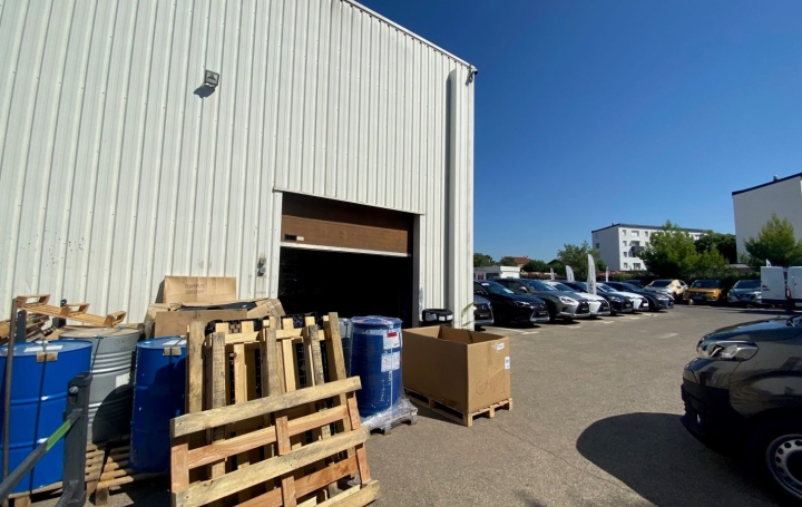 Local commercial MARSEILLE (13010)  2 365 m2 29 167 € 