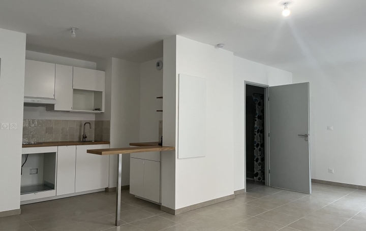 1 Pièce MARSEILLE (13004)  35 m2 700 € 
