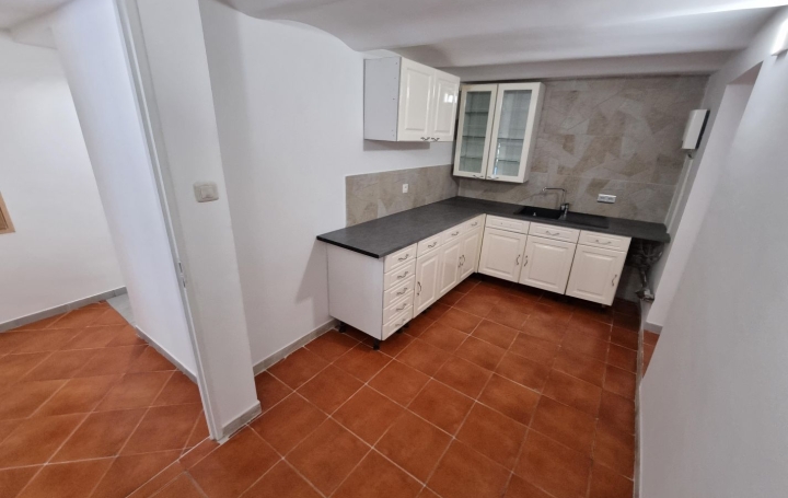 Local commercial MARSEILLE (13002)  400 m2 5 000 € 