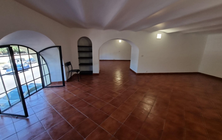 Local commercial MARSEILLE (13002)  400 m2 5 000 € 