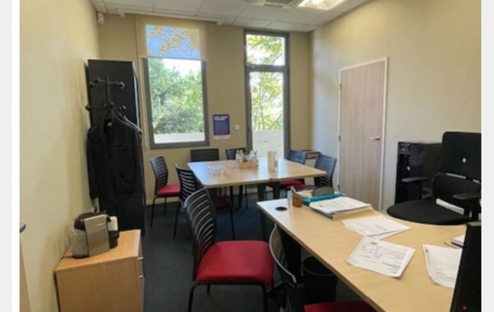 Local commercial MARSEILLE (13012)  235 m2 4 000 € 