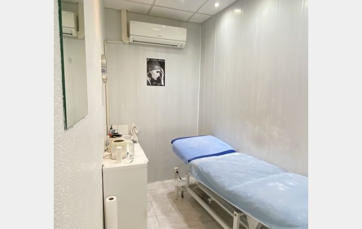 Local commercial MARSEILLE (13013)  26 m2 400 € 