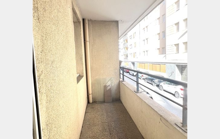 2 Pièces MARSEILLE (13008)  45 m2 775 € 