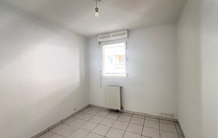 2 Pièces MARSEILLE (13008)  45 m2 775 € 