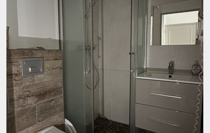 Studio MARSEILLE (13006)  19 m2 650 € 