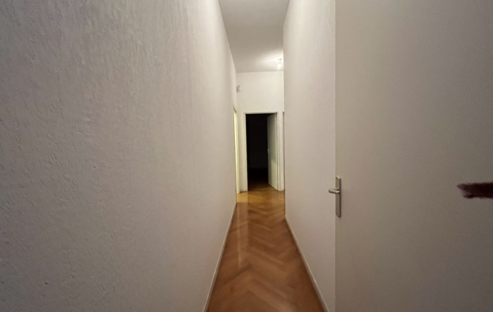3 Pièces MARSEILLE (13001)  97 m2 1 200 € 
