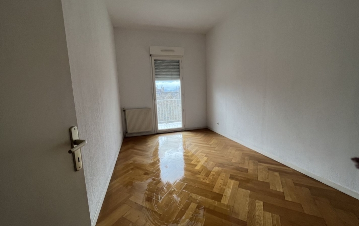 3 Pièces MARSEILLE (13001)  97 m2 1 200 € 