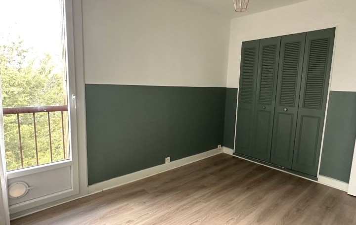 3 Pièces MARSEILLE (13011)  66 m2 950 € 