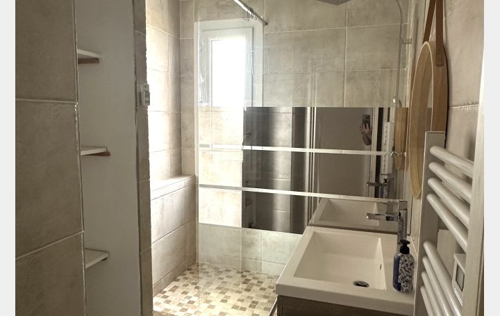 3 Pièces MARSEILLE (13011)  66 m2 950 € 
