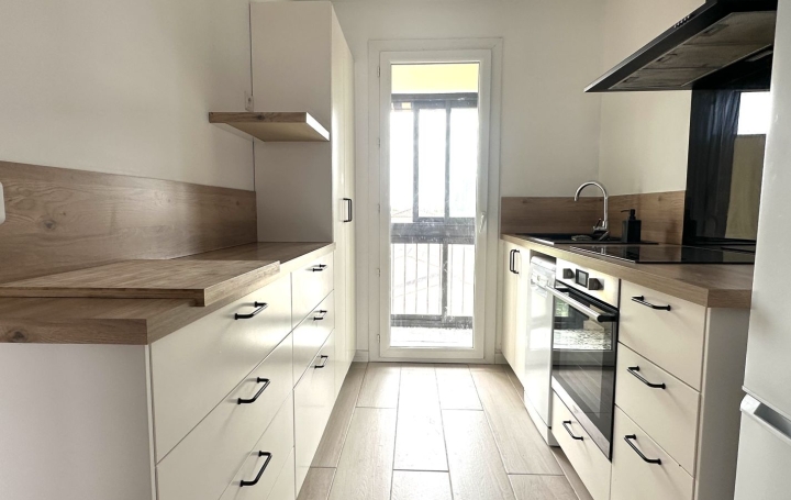 3 Pièces MARSEILLE (13011)  66 m2 950 € 