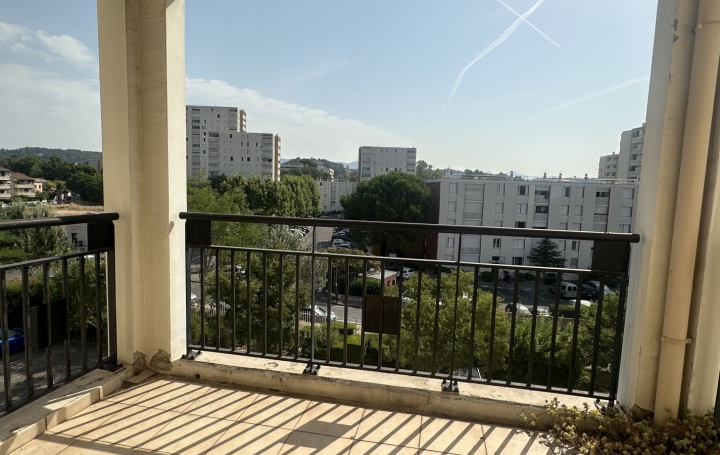 3 Pièces MARSEILLE (13011)  71 m2 1 250 € 