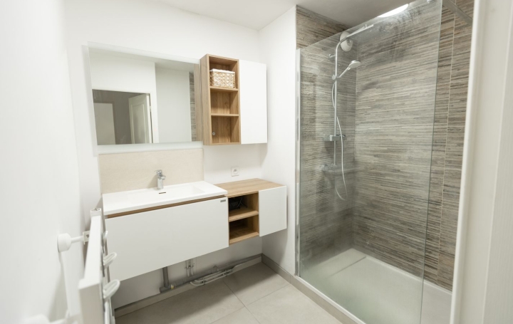 3 Pièces MARSEILLE (13012)  62 m2 1 300 € 
