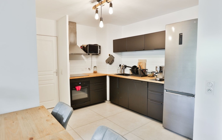 3 Pièces MARSEILLE (13012)  62 m2 1 300 € 