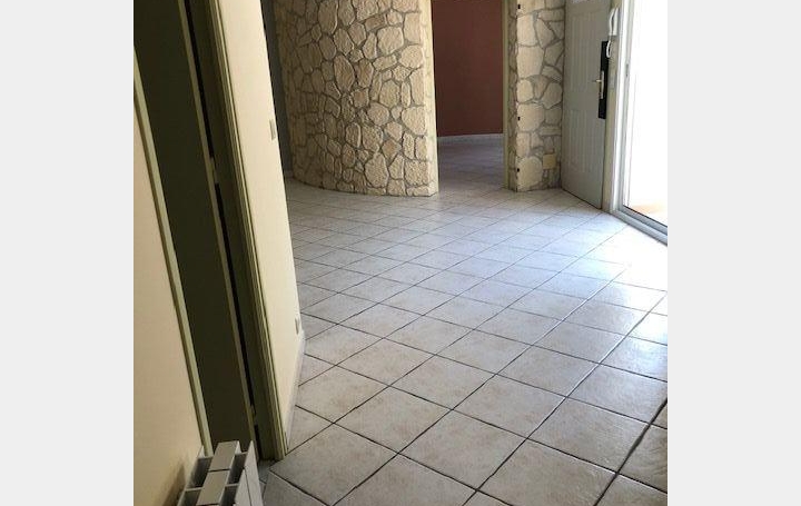 2 Pièces PLAN-DE-CUQUES (13380)  54 m2 800 € 