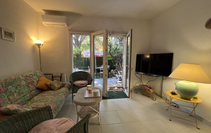 2 Pièces LA CIOTAT (13600)  37 m2 975 € 