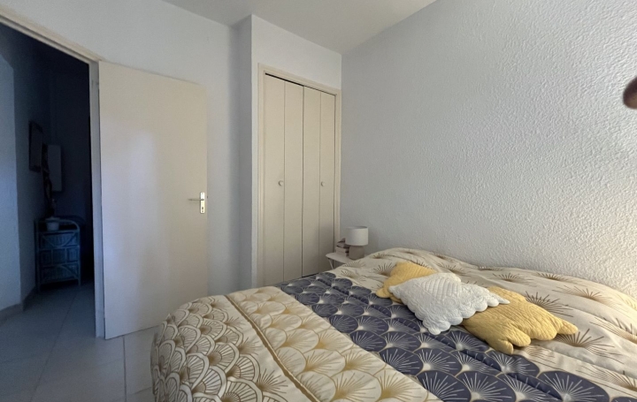 2 Pièces LA CIOTAT (13600)  37 m2 975 € 