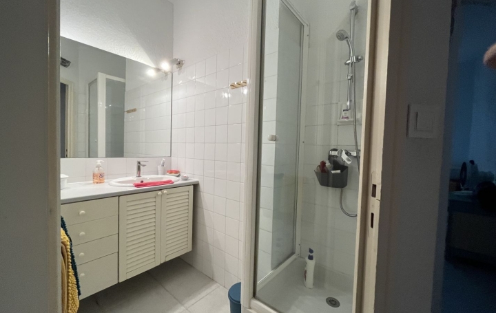 2 Pièces LA CIOTAT (13600)  37 m2 975 € 