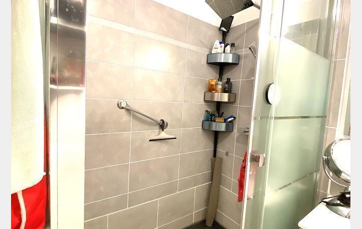 3 Pièces MARSEILLE (13004)  65 m2 221 000 € 