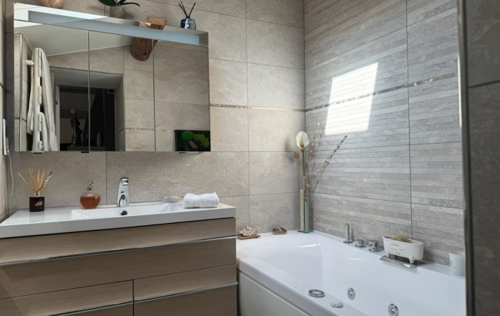 Villa EVENOS (83330)  110 m2 579 900 € 