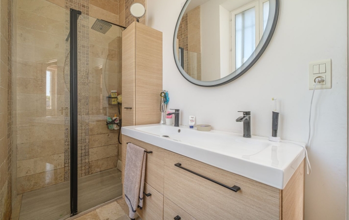 Maison MARSEILLE (13012)  200 m2 895 000 € 