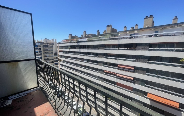 1 Pièce MARSEILLE (13004)  22 m2 79 000 € 