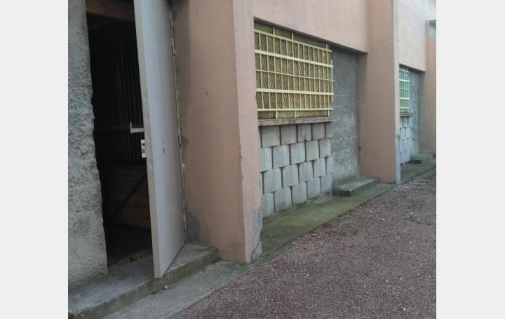 Local commercial MARSEILLE (13015)  150 m2 176 000 € 
