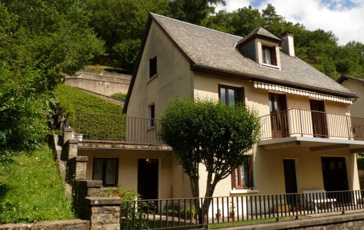 Réseau Immo-diffusion : Maison  ESTAING  135 m2 186 000 € 