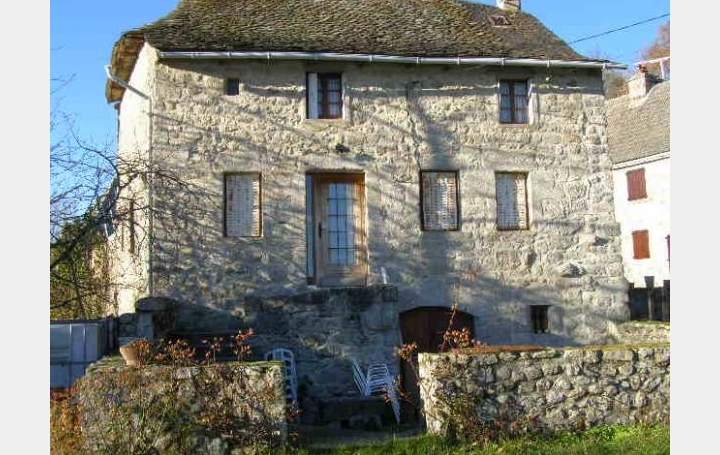 Réseau Immo-diffusion : Maison  ESTAING  75 m2 95 000 € 