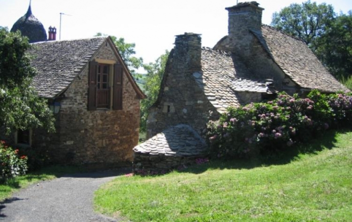 Réseau Immo-diffusion : Domaine  CASTELNAU-DE-MANDAILLES  230 m2 249 600 € 