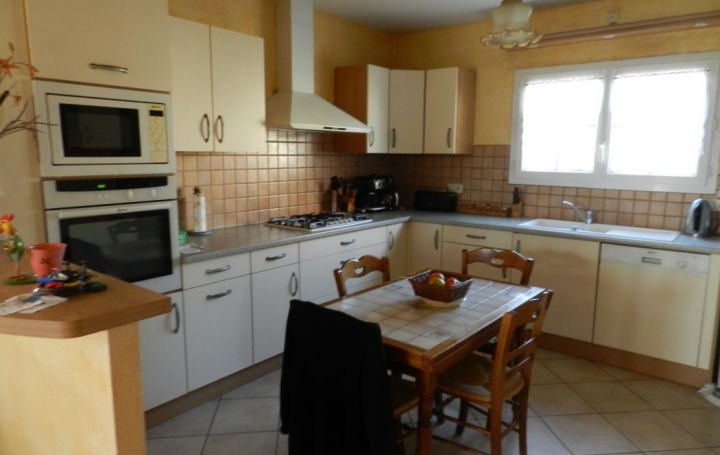 Réseau Immo-diffusion : Maison  CASTELMORON-SUR-LOT  140 m2 160 000 € 