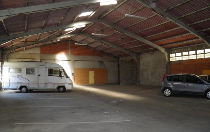 Réseau Immo-diffusion : Autre  MAZAMET  2 000 m2 74 500 € 