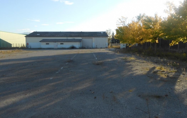 Réseau Immo-diffusion : Local commercial  VILLENEUVE-DE-RIVIERE  780 m2 316 000 € 