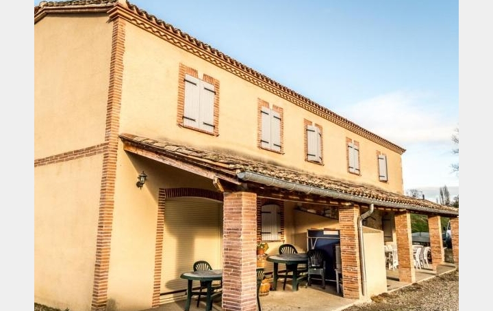 Réseau Immo-diffusion : Immeuble  POMMEVIC  392 m2 171 000 € 