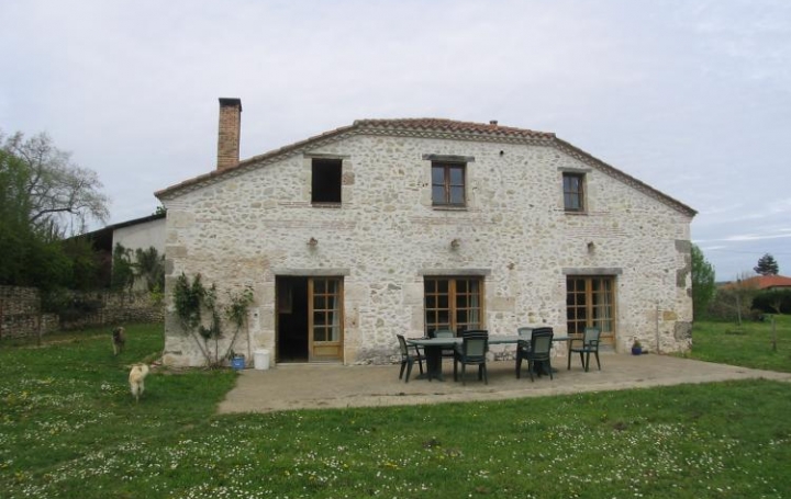 Réseau Immo-diffusion : Domaine  VIANNE  300 m2 495 000 € 