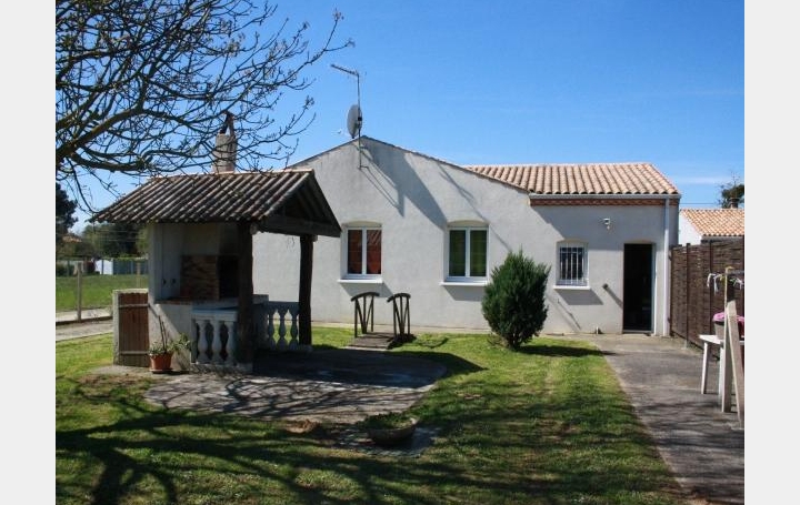 Réseau Immo-diffusion : Maison  SAINT-ROMAIN-DE-BENET  140 m2 262 000 € 