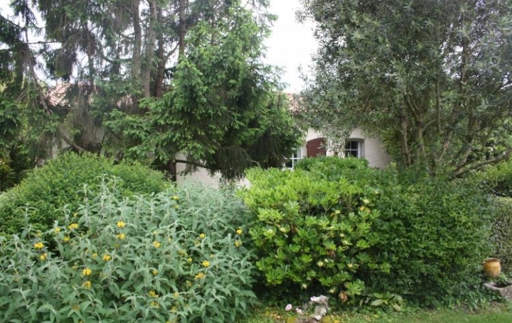 Réseau Immo-diffusion : Maison  SEMUSSAC  118 m2 60 000 € 